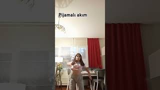 Chantaje müzik music musica song pop cover keşfet beniöneçıkart dubaiçikolatası duet [upl. by Llenrag]