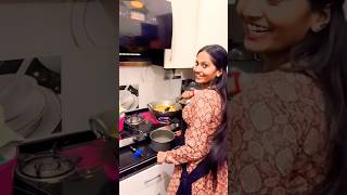 Priyankahadwork Khana Banate Huye Video Suting shorts priyankahardworknewvideo priyanka trending [upl. by Eerat]