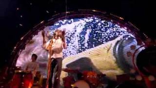 The Flaming Lips  Do You Realize Live at Glastonbury 2010 Subtitulado [upl. by Hallimaj485]