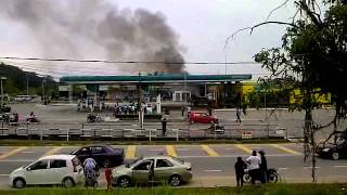 PETRONAS TAMAN MUTIARA SG KOB TERBAKAR [upl. by Fawnia]