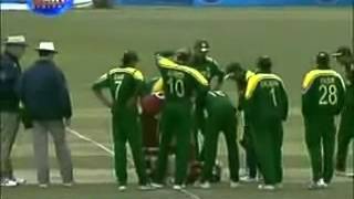 Shoaib Akhtar Bouncer to Brian Lara [upl. by Milks926]