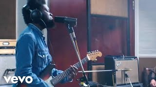 Michael Kiwanuka  Cold Little Heart Live Session [upl. by Yrocal]