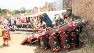 PONTVS Roman testudo as an assault ramp Legio XXI Rapax [upl. by Harri]