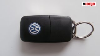 How to replace KEY FOB battery on VW GOLF 5  cum se schimba bateria la cheia briceag VW [upl. by Dygert]