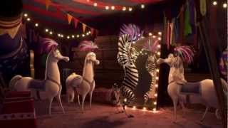 Madagascar 3 Bons Baisers dEurope  scene Afrocirque version Français [upl. by Severn]