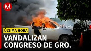 Normalistas de Ayotzinapa vandalizan Congreso de Guerrero [upl. by Ahsemak]