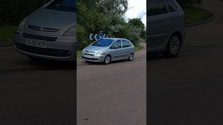 Citroen Xsara Picasso at Kildean Roundabout Stirling Scotland UK [upl. by Tem557]