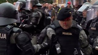 Sukob policajaca i demobilisanih boraca u Sarajevu [upl. by Llerut860]