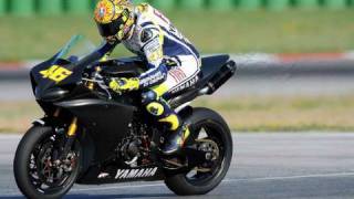 VALENTINO ROSSI SCATENATO TORNA IN MOTO CON LE STAMPELLE [upl. by Itsyrk26]