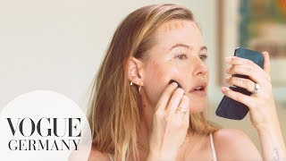 MakeupTutorial mit quotVictorias SecretquotModel Behati Prinsloo [upl. by Sredna885]