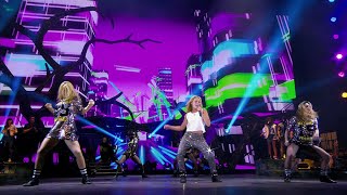 Helene Fischer  Atemlos durch die Nacht Dance Version Live aus Berlin 2015 [upl. by Aizatsana80]