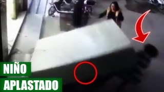 Niño Muere Aplastado por Enorme Casillero en Supermercado  VÍDEO VIRAL 2016 [upl. by Dudden229]