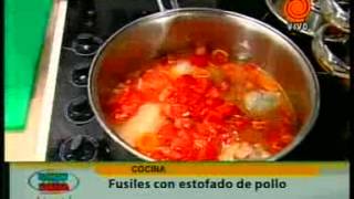 receta  Fusiles con estofado de pollo pt2 201203193gp [upl. by Dorey]