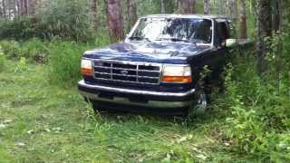 98 Chevy Silverado Z71 amp 95 Ford F150 Eddie Bauer Playn Around [upl. by Molton40]