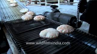 Amazing Chapatimaking machine at Golden Temple India [upl. by Erlandson]