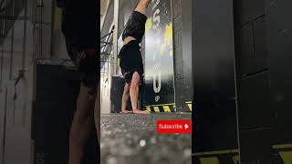 imparare la verticale step 1 motivation crossfit lifestyle handstandworkout handstandhold [upl. by Arlie243]