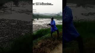 Old Mans Secret Idea of Catching Big Fish fishing fishingvideos thoondilulagam lakefishing [upl. by Drucy]