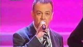 Enrico Ruggeri  Lamore è un attimo  live sanremo 96 [upl. by Malin207]