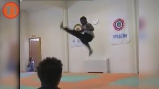 CAPOEIRA VS TAEKWONDO AMAZING TRICKS [upl. by Rahmann318]