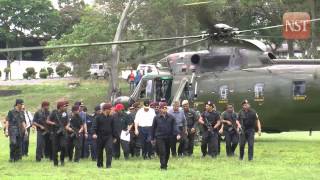 PM arrives at Felda Sahabat on a Nuri aircraft [upl. by Osher]