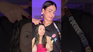 Alisando o cabelo com xuxinha alisamento alisamentosemformol hairhacks hairtutorial cachos [upl. by Littell]