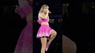 Shake It Off 🩷🩷 taylorswift love swifties music trending live viralshort erastour [upl. by Anirbak]