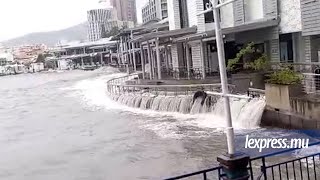 Belal la montée des eaux affecte le PortLouis Waterfront [upl. by Leiba]