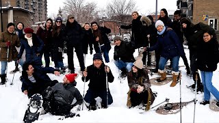 Faire de la raquette à neige en hiver [upl. by Nryhtak165]