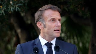 Macron poursuit les consultations LFI appelle à une mobilisation le 7 septembre [upl. by Lebezej]