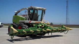 Krone® EasyCollect 7500 10row turning on a Claas® 900 [upl. by Akoek]