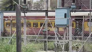 Sapt Kranti Express Vs DehraDoon JanShatabadi Express Parallel run post Ghaziabad GEN me bura haal [upl. by Lewse516]