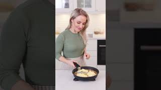 Gratinirani svinjski zrezki v čebulno sirni omaki 2 del recept recipe omaka zrezki [upl. by Florrie]