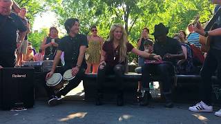 Shakira Performs quotChantajequot Live Acoustic in Washington Square Park New York City May 17 2017 [upl. by Gascony]