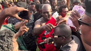 BOSORE KOMFOUR NANA BOATENG SPRAY MONEY ON NANA TABIRI GYANSAH [upl. by Ias]