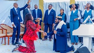 Fr Emmanuel Musongo en feat avec le couple buloba dans na makasi na ngai tehosanna alléluia Medley [upl. by Trip104]