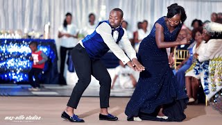 Best Zimbabwean Wedding Couple Dance Ever  Enjoy [upl. by Goar782]