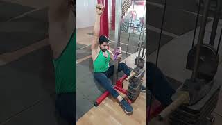 One Hand Lat pulldowngym motivationsportsshortsvideo shortvideoshortsshortvideo exercise [upl. by Seldan]