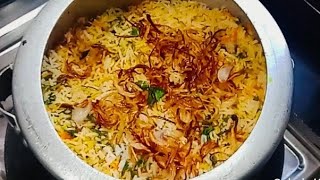 Chicken Biryani  प्रेशर कुकर में बनाए चिकन दम बिरयानी  Chicken Biryani In Pressure Cooker [upl. by Mollee203]