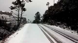 Nevando na estrada para Piódão [upl. by Nnylyak870]