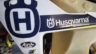 Husqvarna TE250 TPI rozbiórka silnika przygotowanie do remontu [upl. by Bywaters19]