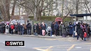 Massive queue outside new dental practice in the hope of getting NHS dental care  SWNS [upl. by Annij]