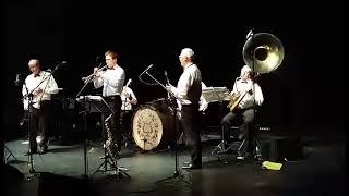 ALLIGATOR CRAWL  Hot Jazz Company  Zaantheater  2014 [upl. by Tobey]