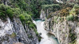 Part 2  New TranzAlpine 2014 – Now the Scenery gets really interesting  Waimakariri Gorge [upl. by Tal]