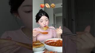 Mukbang cùng Quỳnh Truong ăn theo icon 🍑🥟🍪mukbang food trending xuhuong eating tiktok shorts [upl. by Sanjiv]