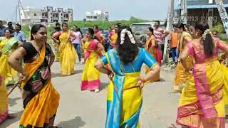 Kolatam at ganesh nimarjanamkolatamsongbridhavanike chindulu vese song [upl. by Sankaran575]