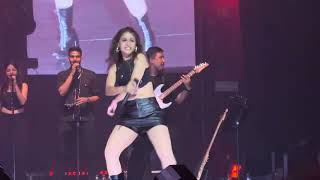 Beedi Jalaile Live by Sunidhi Chauhan in Melbourne  Omkara [upl. by Ahsoym338]