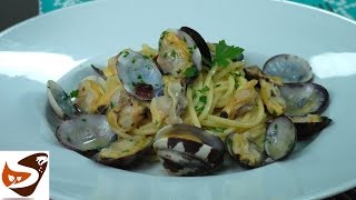 Spaghetti alle vongole facilissimi e buonissimi  primi piatti veloci pasta con vongole veraci [upl. by Cord]