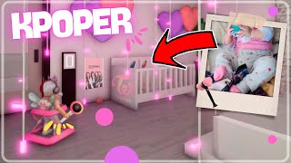 ESTA ES LA NUEVA HABITACION KPOP DE MI BEBE en BROOKHAVEN 🌸😱 CÓDIGOS ROPA GRATIS KPOPER [upl. by Lorena]