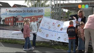 Ludieke actie De Rank bij bouwplaats nieuwe school [upl. by Jaquenetta]