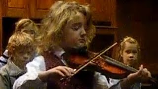 Amira Willighagen  Amiras brother quother Fincentquot plays the violin  2011 Christmas [upl. by Einwahr]